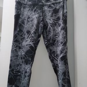 NWOT Champion Power Flex Capri, Reflective Stripes, Side and Waist Pocket